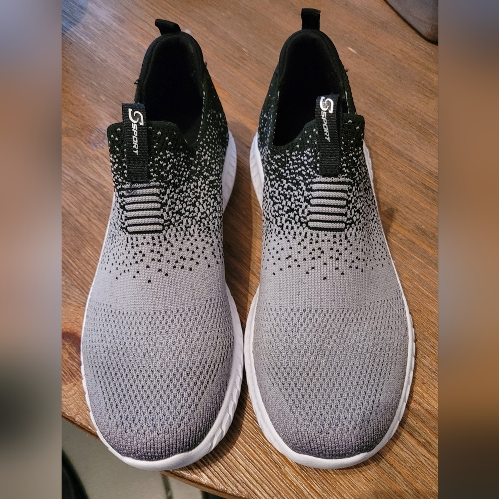 Sports by Skechers Stretch Fit! Size: 4